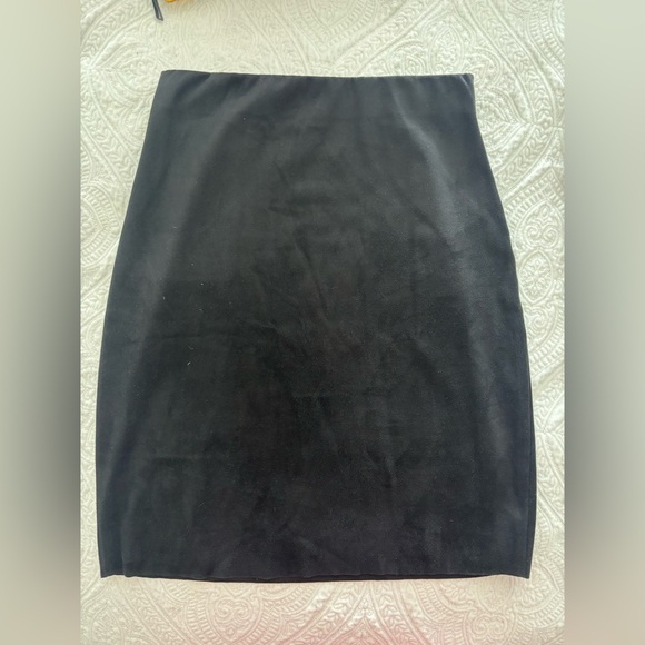 Wolford Elegant Black Midi Skirt - Picture 1 of 2